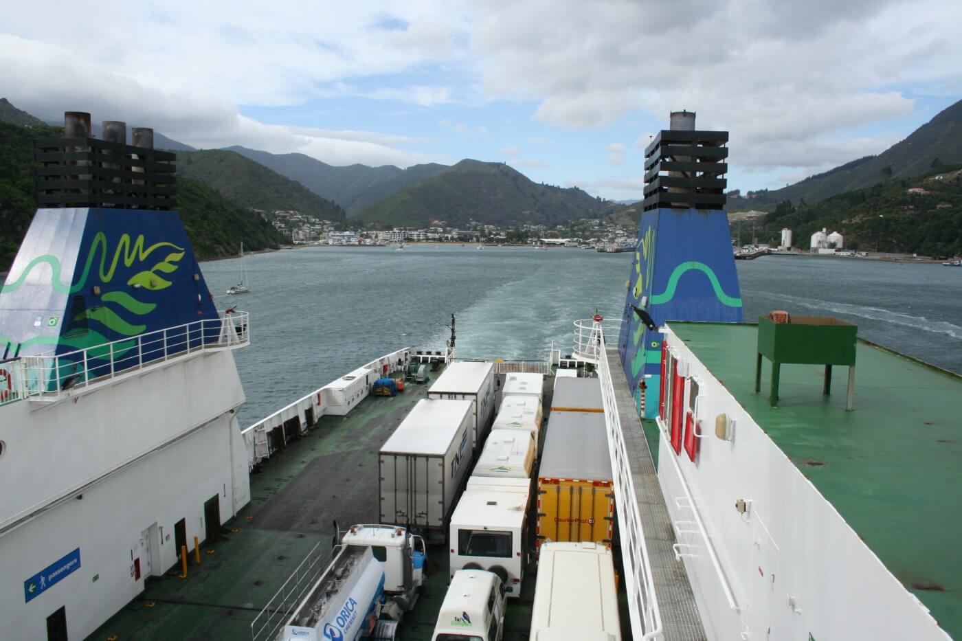 Veicoli sul traghetto tra Picton e Wellington