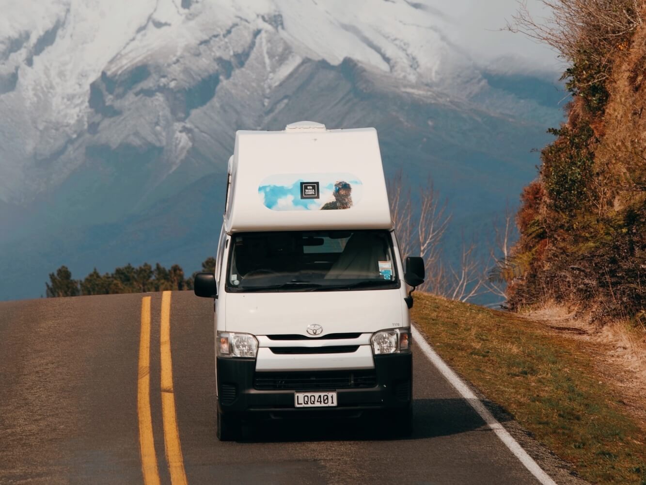 Van camperizzato a noleggio durante un viaggio in Nuova Zelanda
